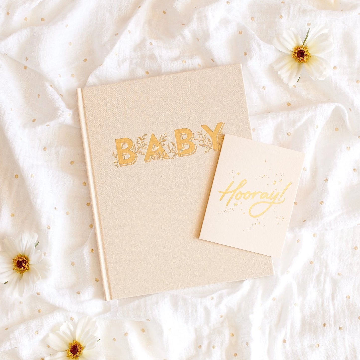 How to use baby book journal. The best baby book in Australia. Fow and Fallow Baby Book Buttermilk first five years memory. Pregnant Labour Birth Postpartum Essential - Dear Mama Store Australia. Free shipping available.