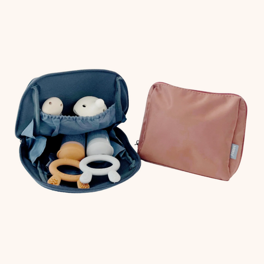 How to safely store and transport breastmilk. The best breast pump storage bag in Australia. Haakaa insulated storage bag pregnant Labour Birth Postpartum Essential - Dear Mama Store Australia. Free shipping available.
